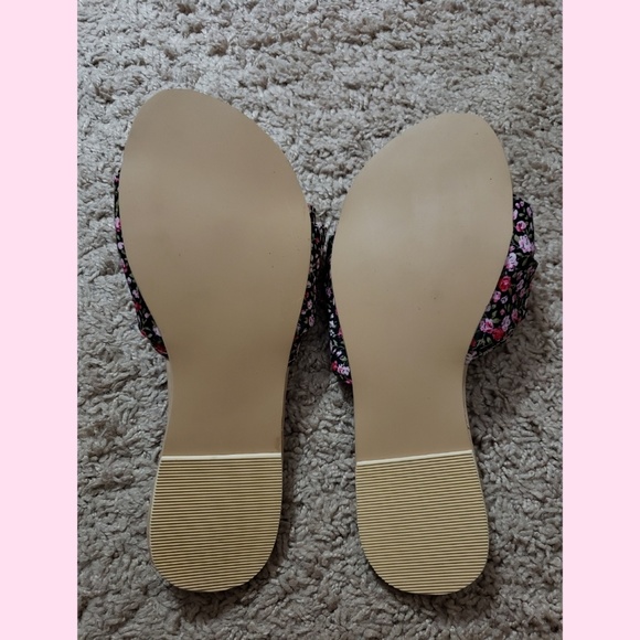 Flower sandals - Picture 2 of 5